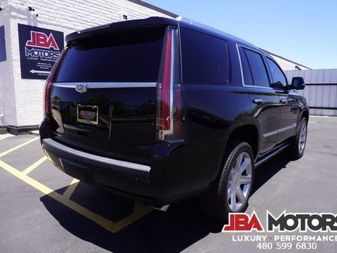 Used 2018 Cadillac Escalade Premium Luxury AWD/4WD image 43