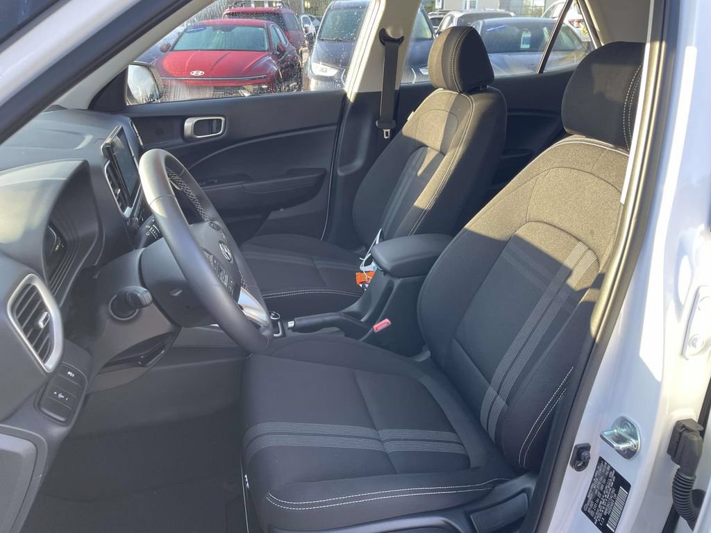 Certified 2026 Hyundai Venue SEL FWD image 8
