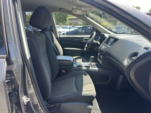 Used 2020 Nissan Pathfinder S FWD image 20