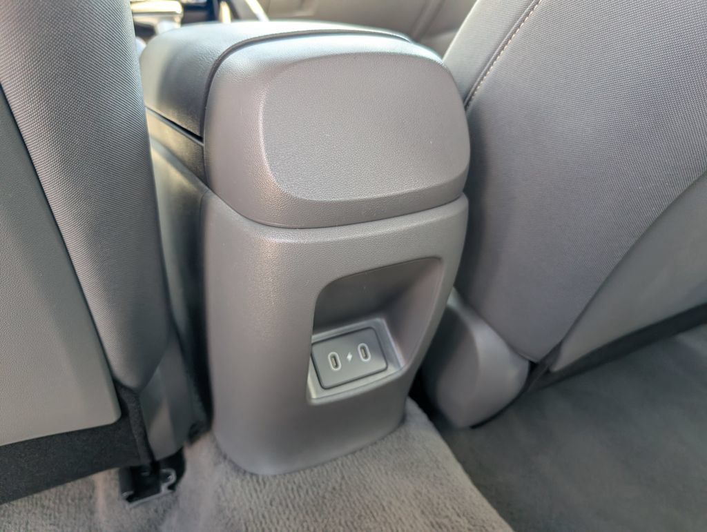 Used 2024 Hyundai Elantra SEL FWD image 27