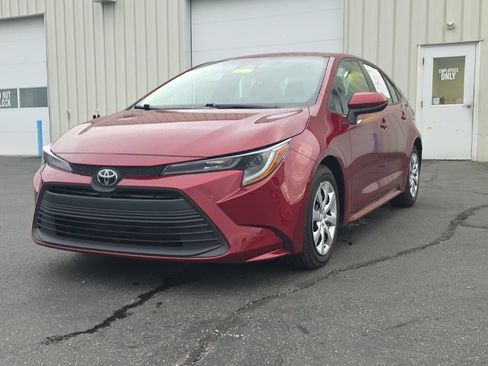 Used 2023 Toyota Corolla LE FWD image 3