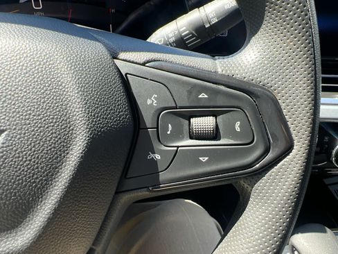 Used 2024 Chevrolet Trax LT FWD image 16