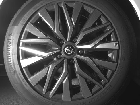 Used 2025 Nissan Altima 2.5 SV FWD image 15