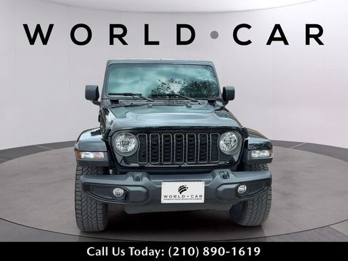 Used 2025 Jeep Gladiator Sport AWD/4WD image 16