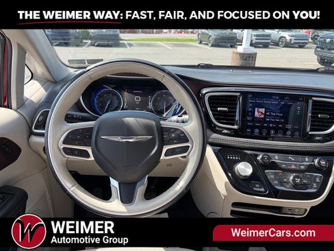 Used 2020 Chrysler Pacifica Limited FWD image 18