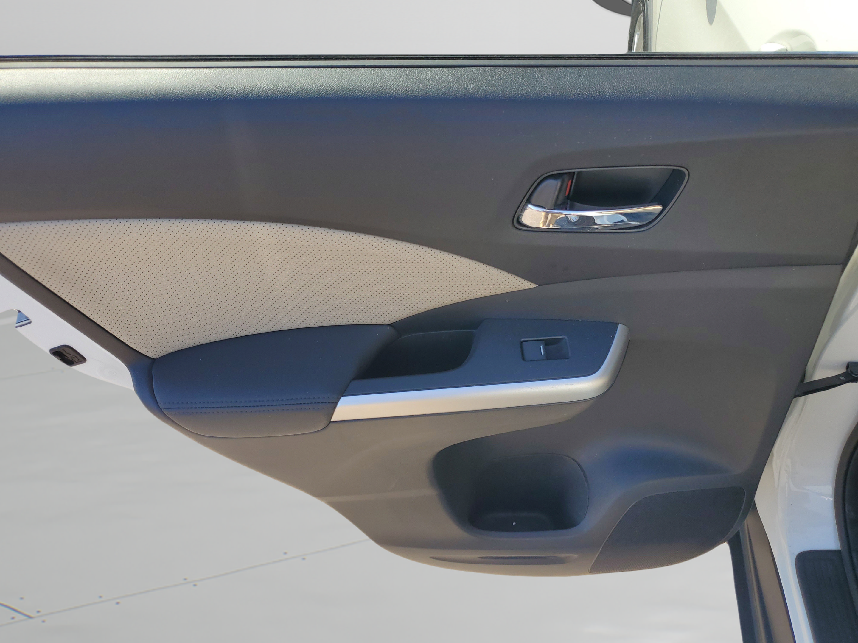 Used 2015 Honda CR-V EX-L image 23
