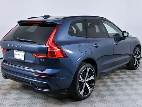 Certified 2023 Volvo XC60 B5 Ultimate w/ Climate Package image 30