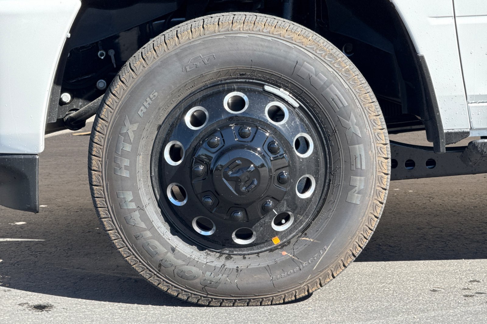 New 2026 RAM 3500 Laramie AWD/4WD image 9