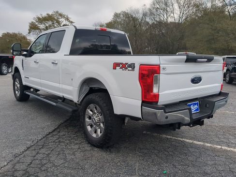 Used 2019 Ford F250 Lariat w/ Chrome Package image 5