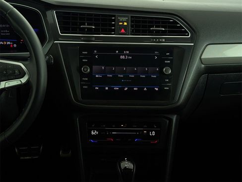 Used 2023 Volkswagen Tiguan SE R-Line image 11