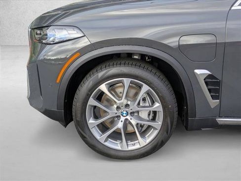 Used 2026 BMW X5 xDrive50e w/ Premium Package AWD/4WD image 10