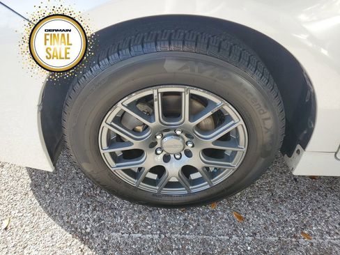 Used 2014 Toyota Prius Two image 10