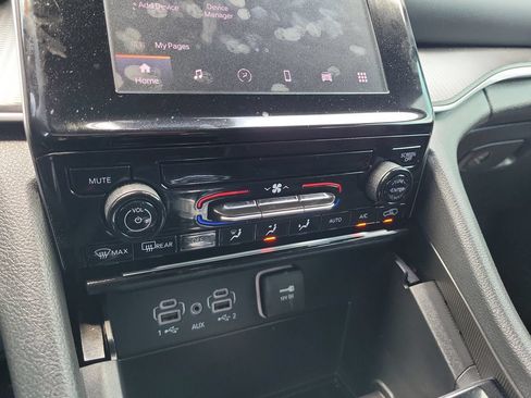 Used 2025 Jeep Grand Cherokee Laredo X RWD image 22