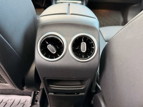 Certified 2024 Mercedes-Benz GLB 250 image 16