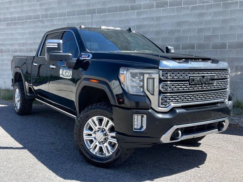 Used 2022 GMC Sierra 3500 Denali w/ Denali Ultimate Package AWD/4WD image 2