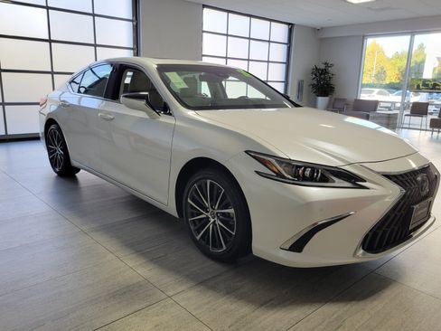Certified 2024 Lexus ES 350 w/ Premium Package image 8