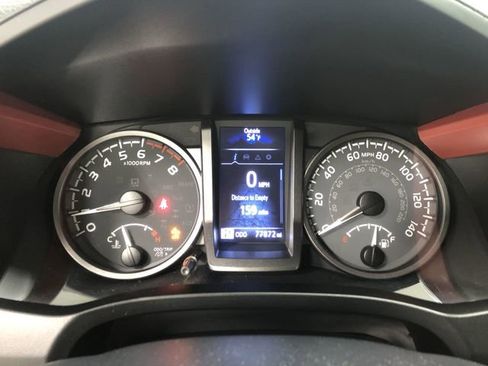 Used 2020 Toyota Tacoma TRD Sport AWD/4WD image 17