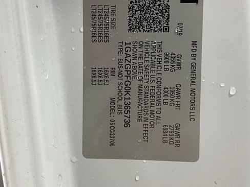 Used 2019 Chevrolet Express 3500 LT w/ LT Preferred Equipment Group RWD image 16