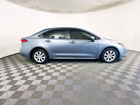 Used 2024 Toyota Corolla LE FWD image 2