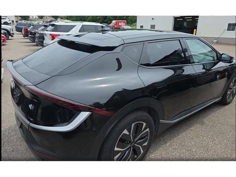 Used 2024 Kia EV6 Light AWD/4WD image 3
