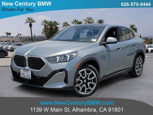Used 2025 BMW X2 xDrive28i AWD/4WD image 1
