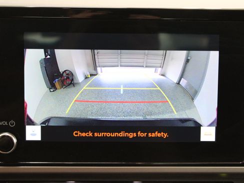 Used 2025 Toyota Camry LE FWD image 20