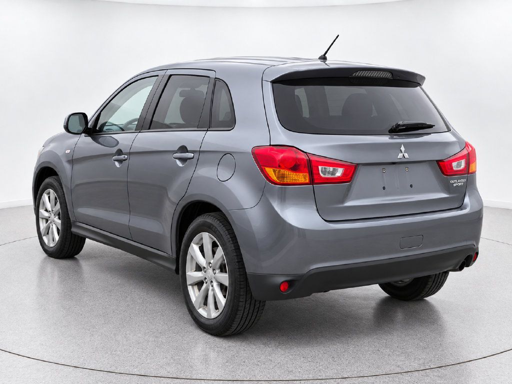 Used 2014 Mitsubishi Outlander Sport ES FWD image 3
