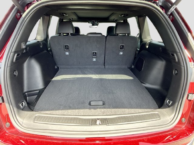 New 2026 Jeep Grand Cherokee Limited w/ Limited Altitude Package RWD image 5