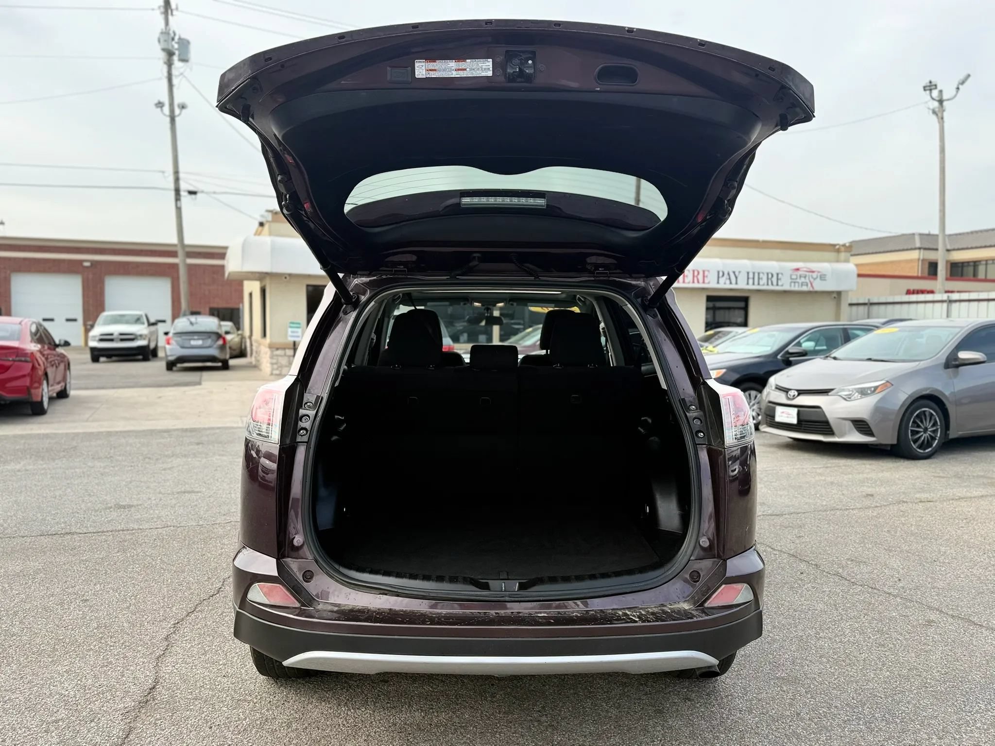 Used 2016 Toyota RAV4 XLE FWD image 9