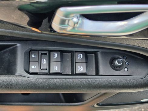 Used 2025 Jeep Compass Limited w/ High Altitude Package AWD/4WD image 13