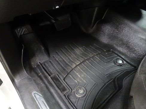 Used 2024 Chevrolet Silverado 2500 LT w/ Convenience Package image 25