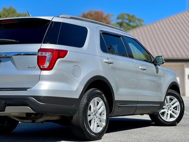 Used 2019 Ford Explorer XLT w/ Equipment Group 202A AWD/4WD image 8