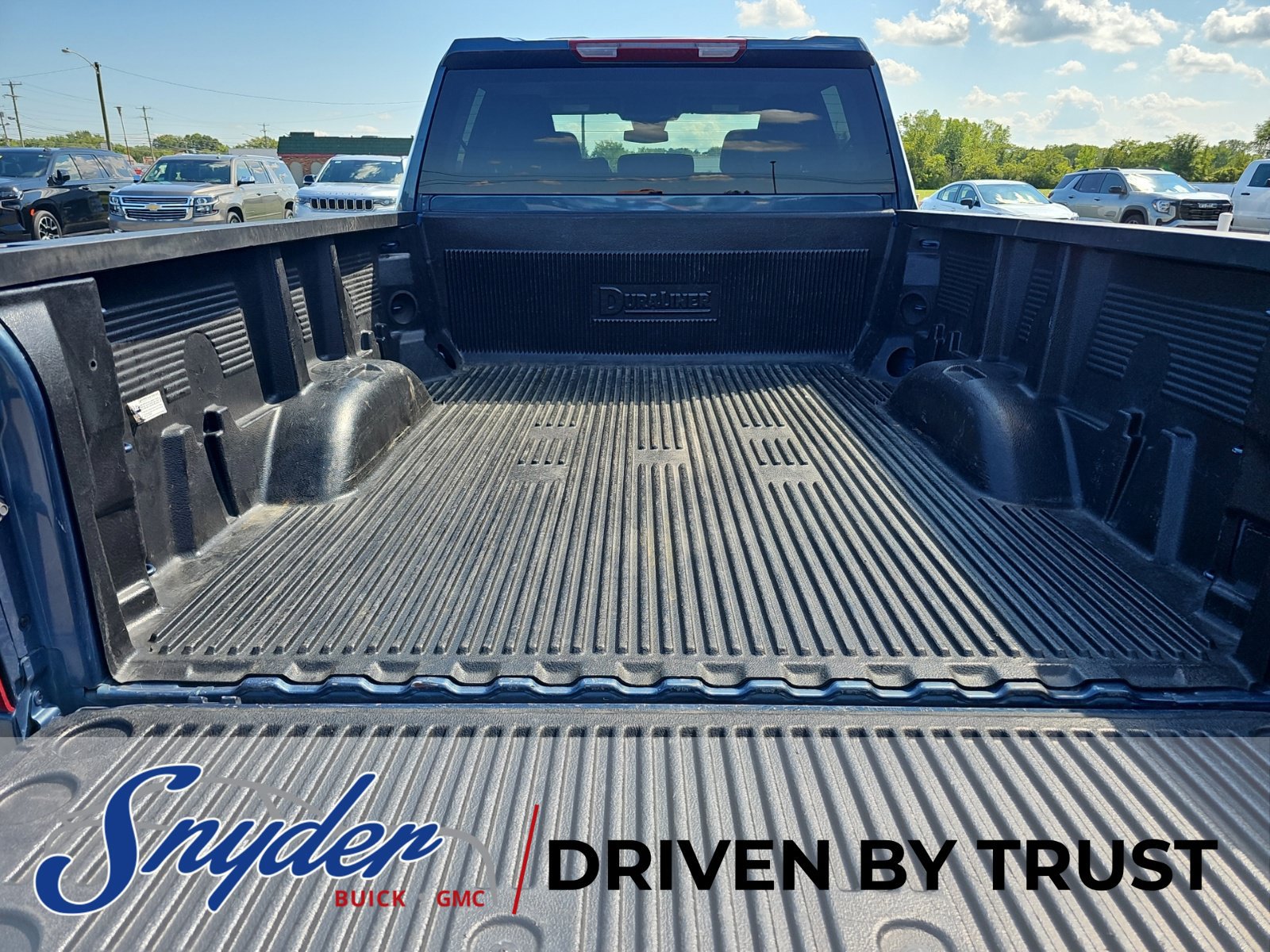 Used 2025 Chevrolet Silverado 2500 LT w/ Convenience Package AWD/4WD image 22