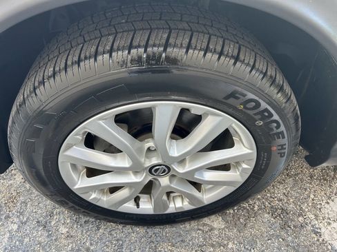 Used 2021 Nissan Rogue Sport S image 16