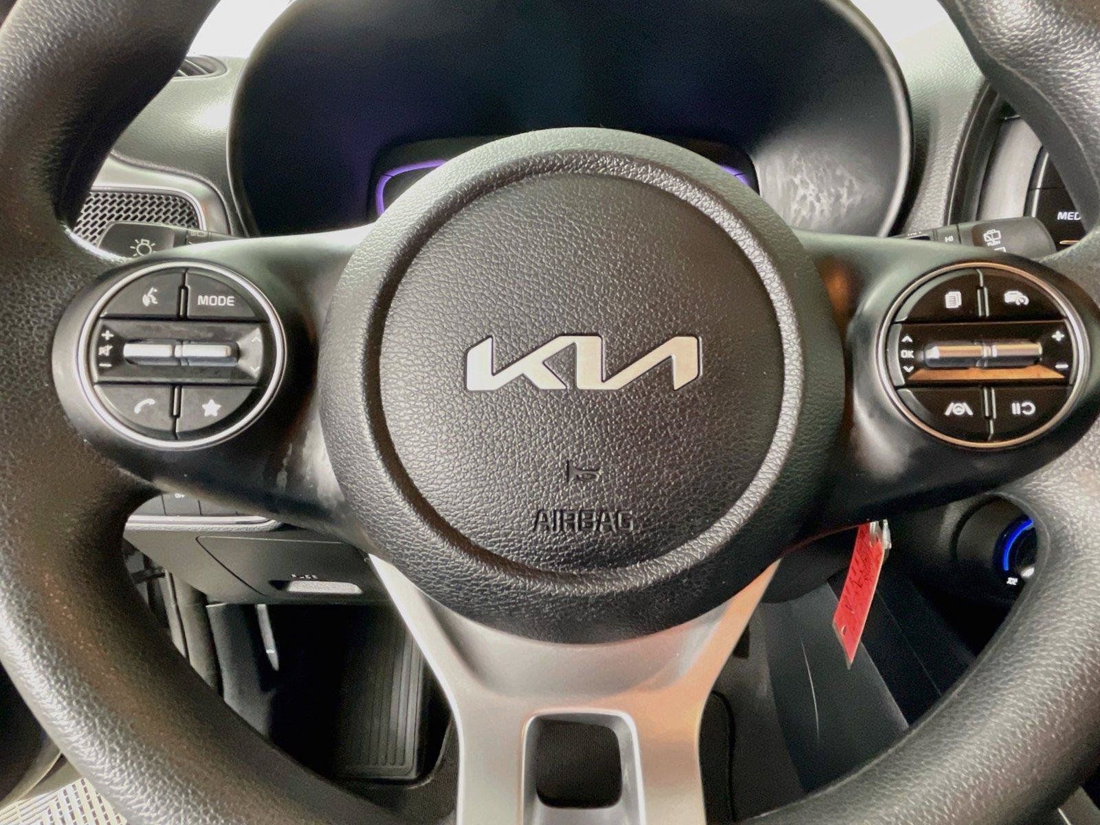 Certified 2025 Kia Soul LX w/ LX Technology Package FWD image 14