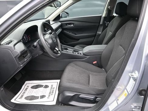 Certified 2025 Honda Accord LX image 12