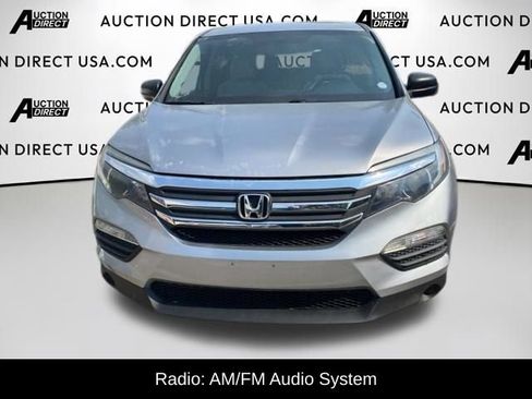 Used 2017 Honda Pilot LX image 2