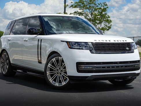 Used 2024 Land Rover Range Rover Long Wheelbase SE AWD/4WD image 2