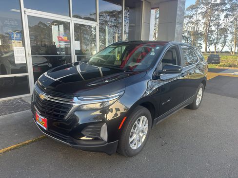 Used 2024 Chevrolet Equinox LT image 2