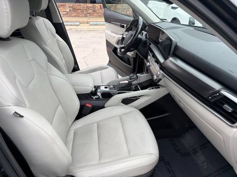 Used 2023 Kia Telluride S w/ S Sunroof Package FWD image 39
