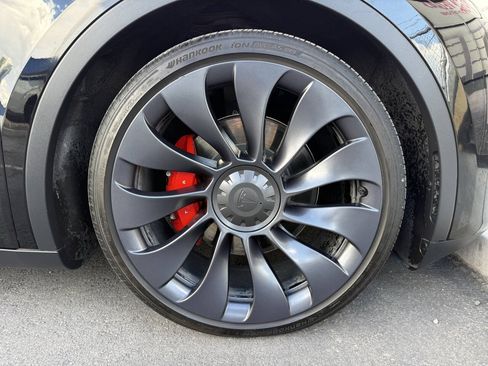 Used 2024 Tesla Model Y Performance AWD/4WD image 33