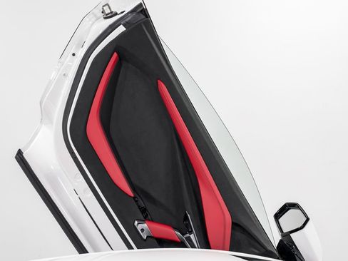 Used 2025 Lamborghini Revuelto image 9