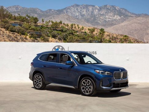 Certified 2025 BMW X1 xDrive28i w/ Technology Package image 2