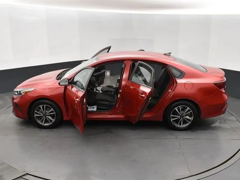 Used 2023 Kia Forte LXS FWD image 7