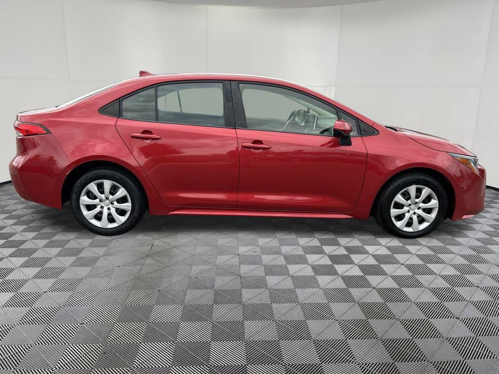 Used 2021 Toyota Corolla LE w/ Carpet Mat Package (TMS) FWD image 10