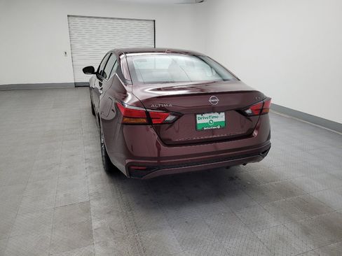 Used 2024 Nissan Altima 2.5 SV image 6