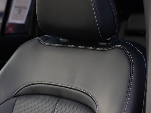 New 2025 Jeep Grand Cherokee Limited image 12