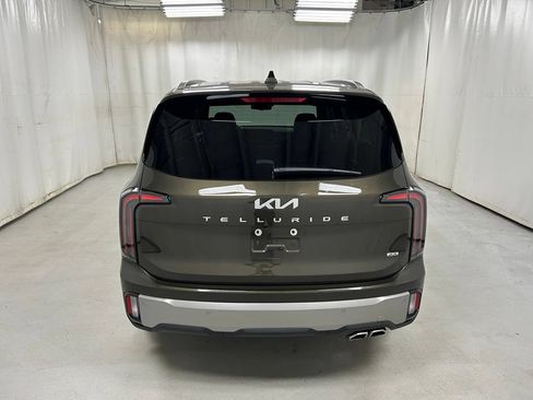 Used 2025 Kia Telluride EX w/ EX Captain's Chair Package AWD/4WD image 5