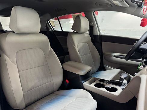 Used 2022 Kia Sportage LX image 22