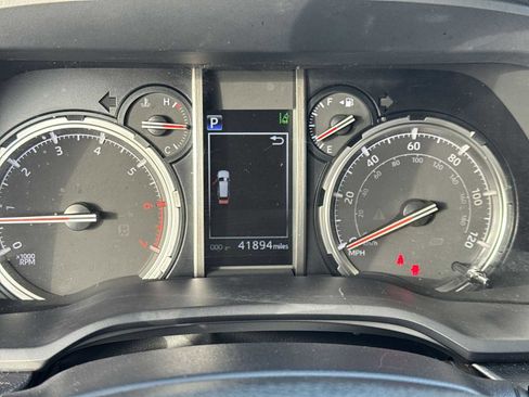 Used 2024 Toyota 4Runner TRD Off-Road Premium image 33